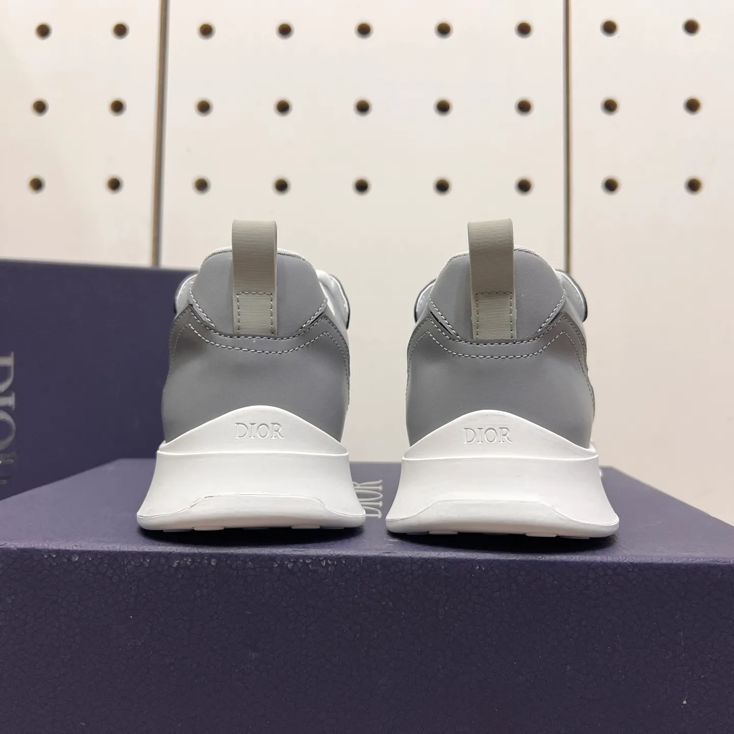 Men's Men's Shoes 💰: 400💰《Dior》The latest and most popular casual shoes, top brand [seduce] luxury~purchase, top~quality. [Strong] The upper is made of imported breathable cowhide with material ➕ breathable sheepskin feet (•) and fine workmanship. Original stylish and stylish soft rubber wear-resistant foreskin outsole, light and comfortable on the foot, size: 38-44, (customized 45, 46), five colors available